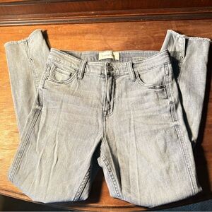 Grey women’s skinny jeans